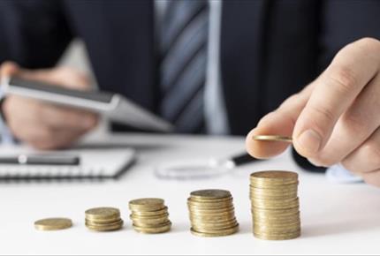 قرارداد مالی و سرمایه‌گذاری ارزی — لاله رمضانی